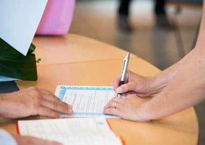 changement de sexe : jacques toubon souhaite faciliter la procédure à l&rsquo;état civil