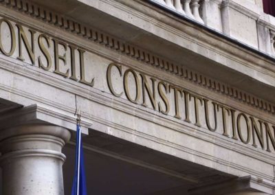 délit d’entrave ivg : le conseil constitutionnel défend la liberté d’expression