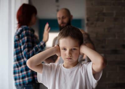 violences conjugales : un rapport pour la protection des enfants