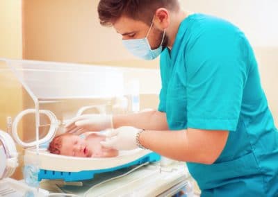 création d’un congé  paternité supplémentaire pour les pères de bébés hospitalisés