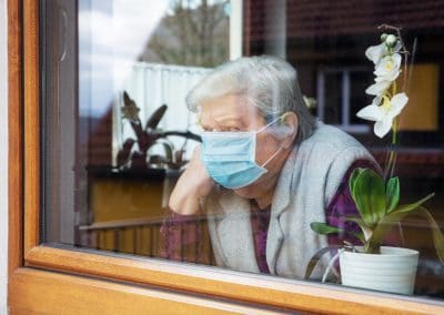 le défenseur des droits dénonce des atteintes aux droits des personnes en ehpad