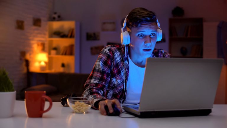 pornographie bloquer l’accès des mineurs à la pornographie sur internet