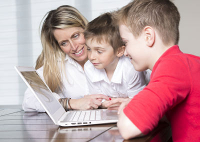 protection des jeunes sur internet : une loi encore timide