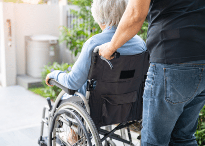 la cour des comptes pointe les carences de l’etat dans l’accompagnement des personnes en situation de handicap vieillissantes