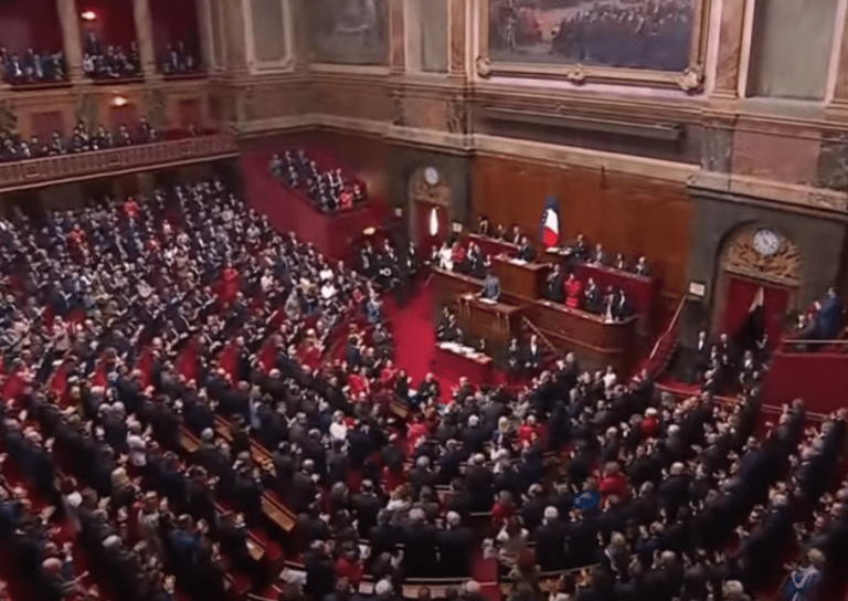 IVG dans la Constitution : un déni d'humanité