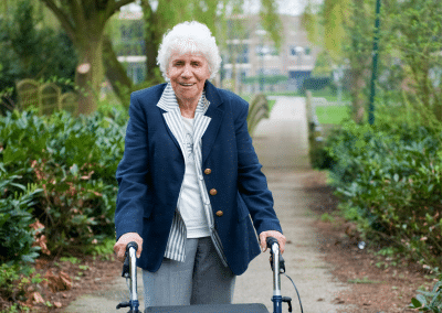 les personnes âgées moins touchées par la perte d&rsquo;autonomie : une étude de la drees
