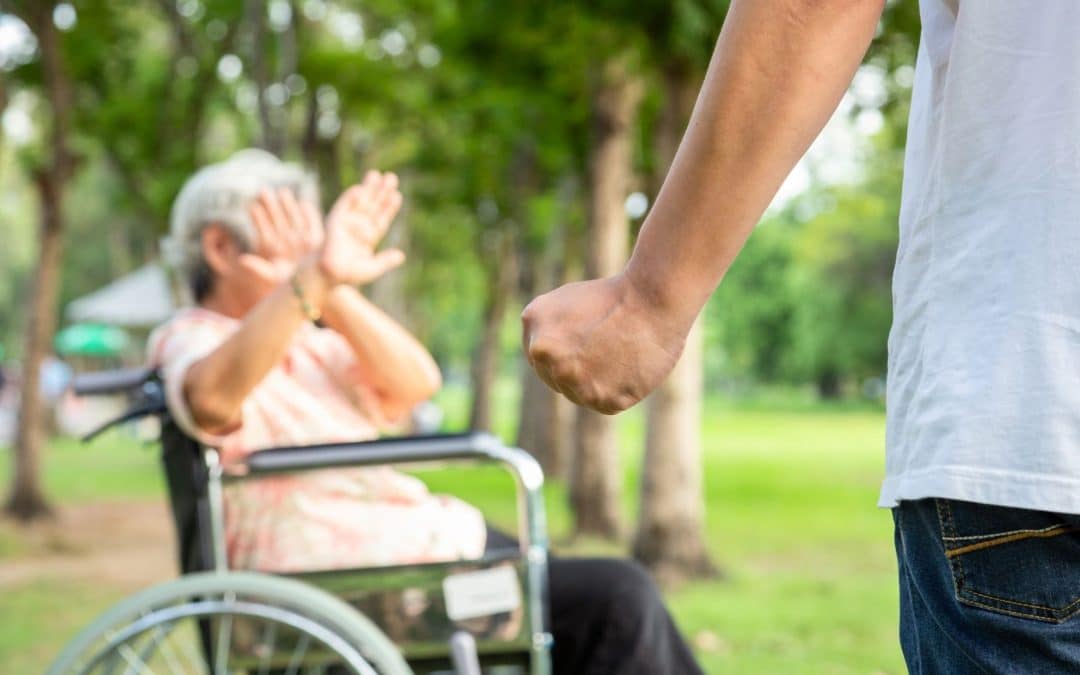 Prévenir la maltraitance des personnes âgées, défi complexe