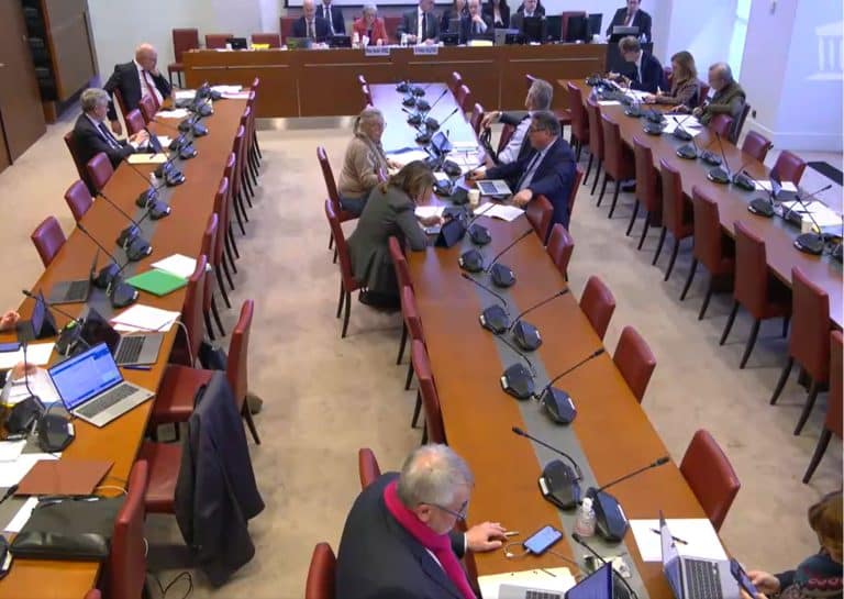 PPL soins palliatifs : controverse en commission à l’Assemblée nationale
