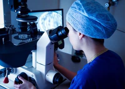 les techniques de procréation artificielle font‑elles progresser les droits des femmes ?